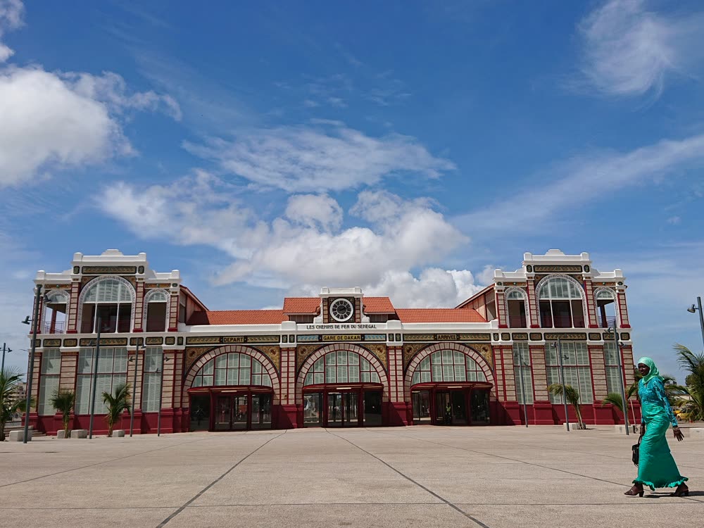 Colonial-era Dakar train station — Gare de Dakar
